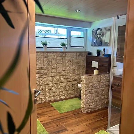 Alpen-apartment Mit Garten, Bergblick, Pool Und E-ladestation 公寓